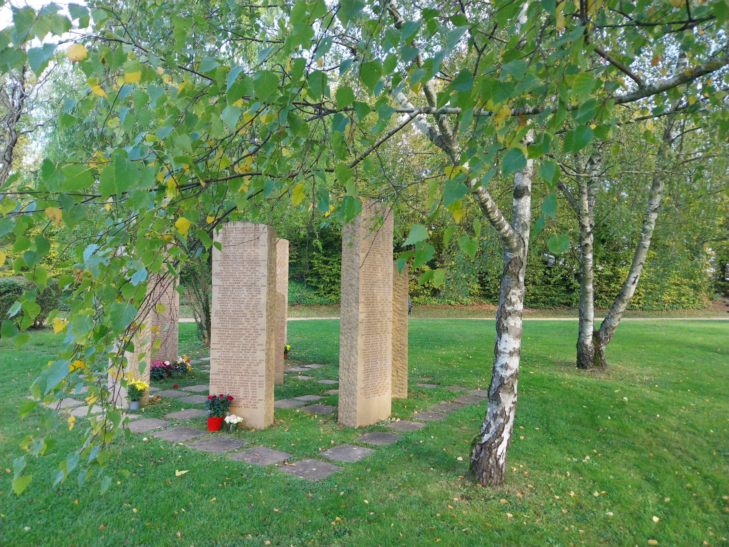 Cimetière pierres du souvenir