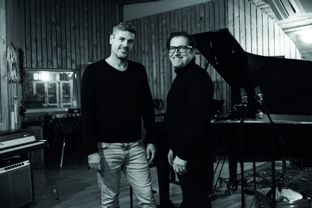 Les deux artistes Frank Woeste et Franck Agulhon qui se produiront sur scène.