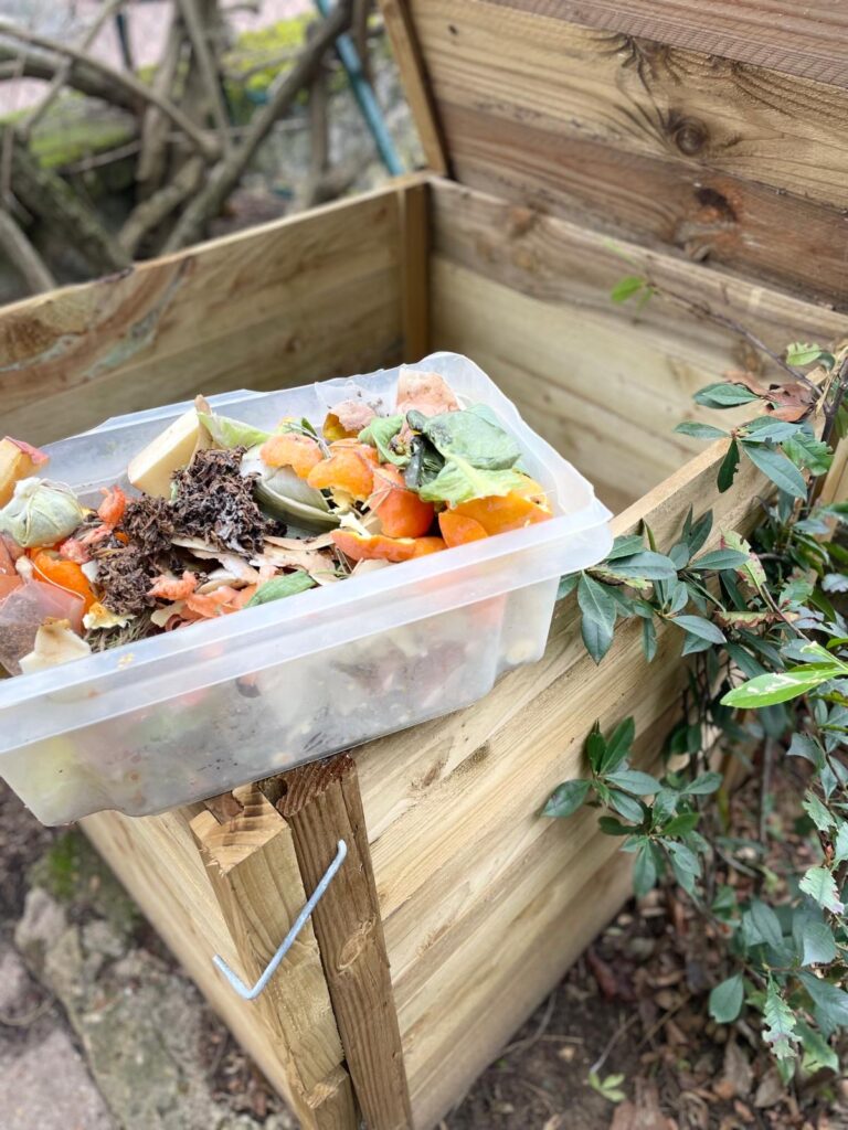 Les déchets alimentaires qui sont possible de mettre dans les composteurs individuels.