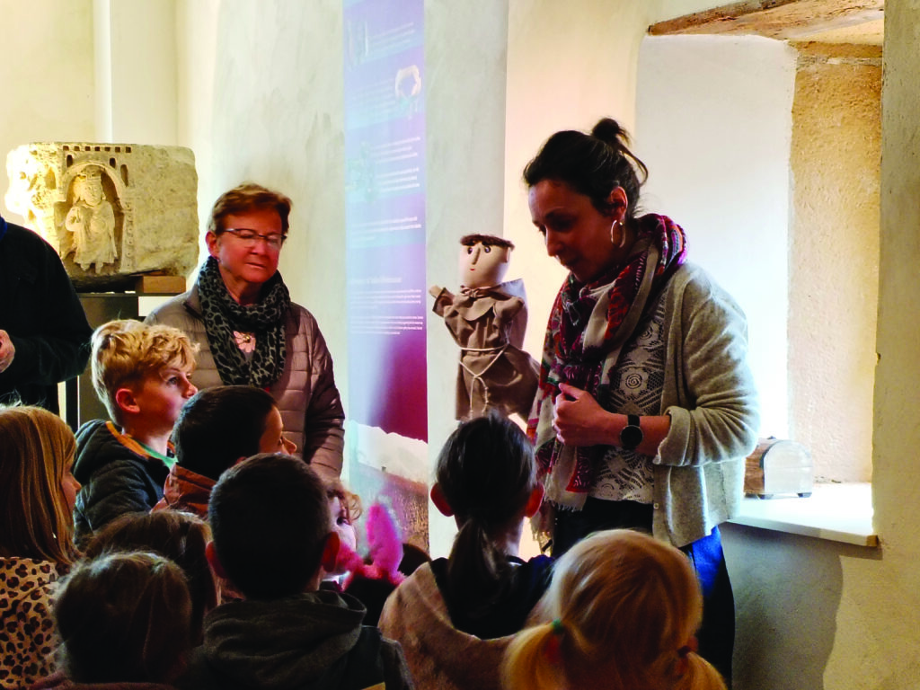 visite au Prieuré d'une activité pour enfant Petit peton.