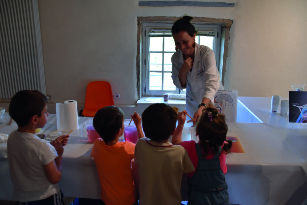nuits des musées bar à expériences au musée Claude Bernard.