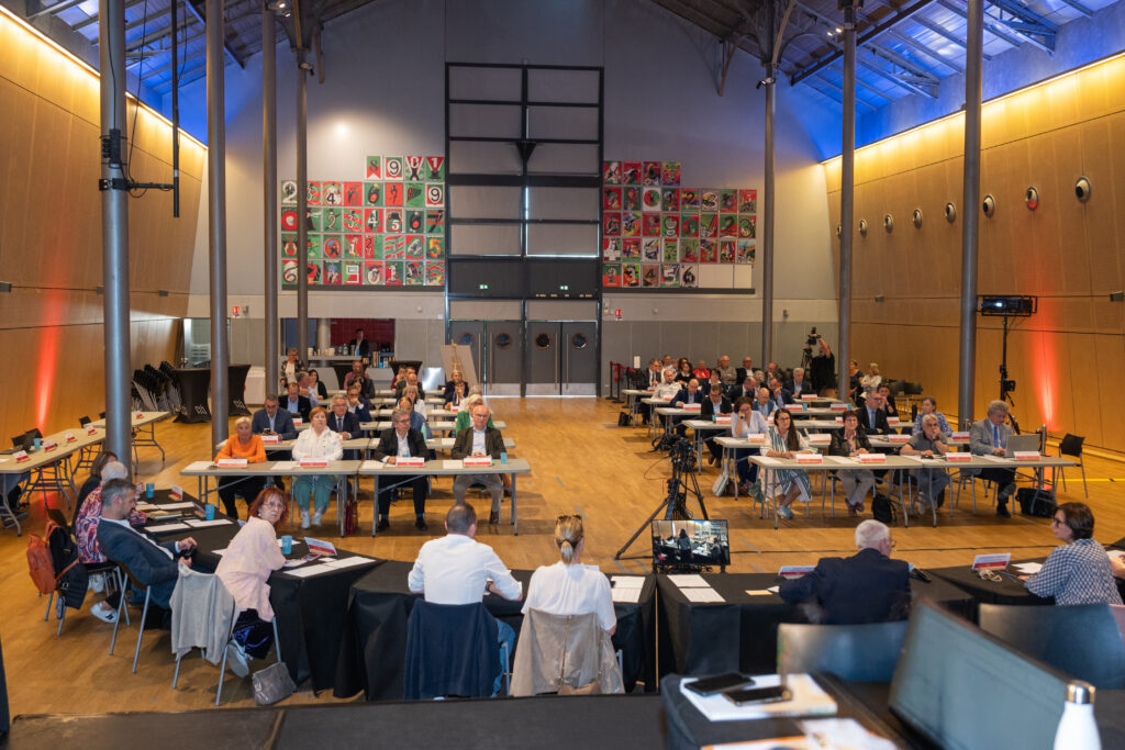 Lors du conseil d'installation et des différents votes pour le nouvel exécutif.