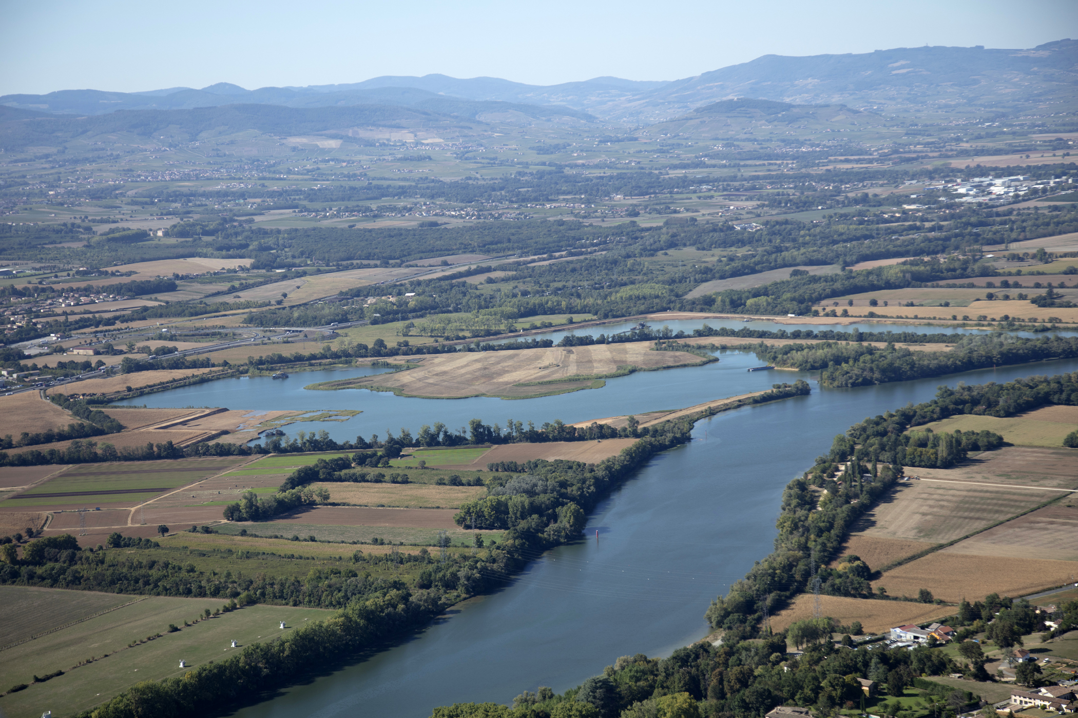 vue du ciel carrière à Arnas