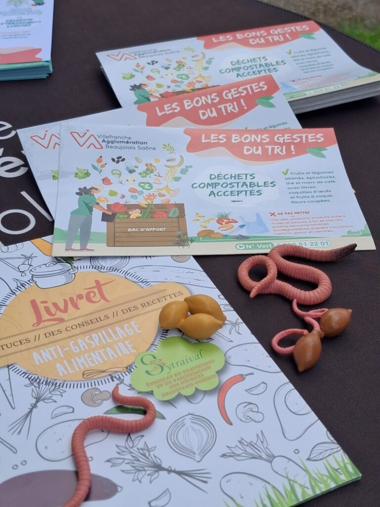 les bons gestes pour bien s'occuper de son composteur partagé.